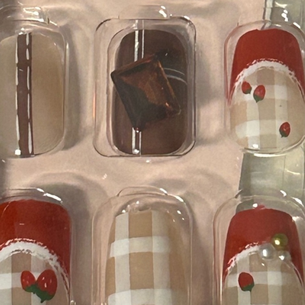 Shanghai Press-On Nails red white